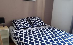 5 Minutes Des Arenes, Parking Gratuit, 6 Couchages